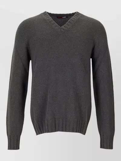 La Rose Ribbed V Neck Top Long Sleeves In Gray