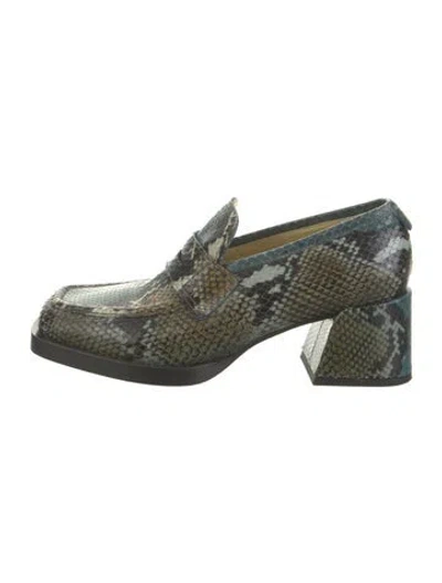Pre-owned Labucq Leather Animal Print Pumps In Green