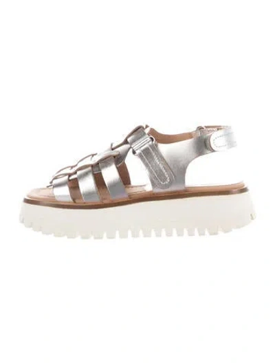 Pre-owned Labucq Leather Sandals In White