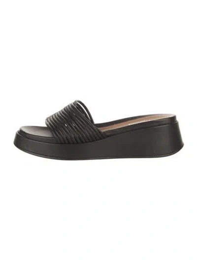 Pre-owned Labucq Leather Slides In Black