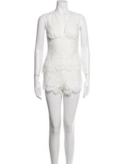 Pre-owned L'academie Lace Pattern Scalloped Accent Short Set In White