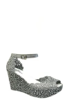 Lady Couture Fun Wedge Sandal In Silver