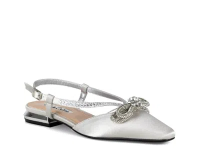 Lady Couture Kendal Flat In White