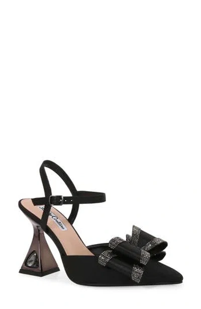 Lady Couture Milly Pointed Toe Pump In Black