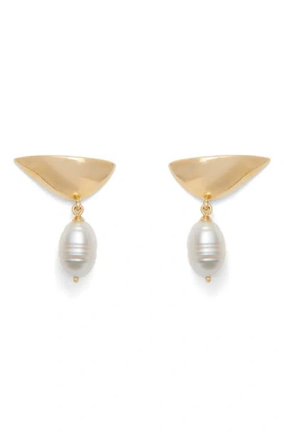 Lady Grey Freshwater Pearl Lobe Earrings In Gold/white Pearl