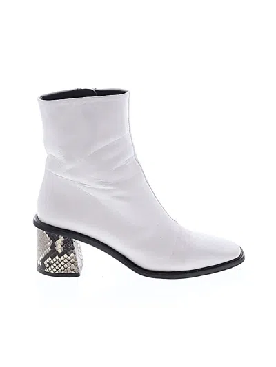 Pre-owned Lafayette 148 Ankle Boots In White