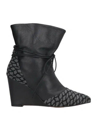 Lagûm Woman Ankle Boots Black Size 8 Leather, Textile Fibers
