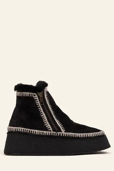 Laidback London Women's Setsu Platform Suede Ankle Boot In Black/natural