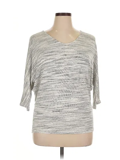 Pre-owned Laila Jayde 3/4 Sleeve T-shirt In Gray