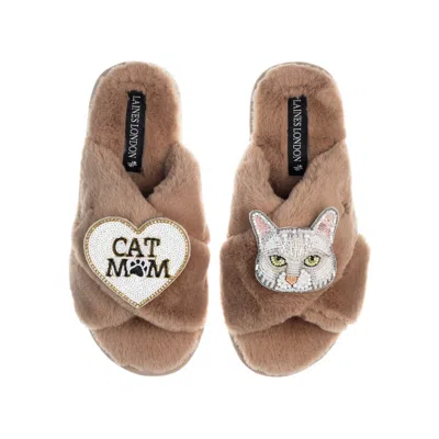 Laines London Women's Brown Classic Laines Slippers With White Lily Cat & Cat Mum / Mom Brooches - Toffee