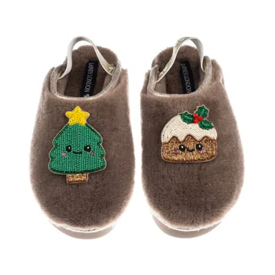 Laines London Women's Brown / Gold / Neutrals Flatform Cloud Slippers With Christmas Lovable Pudding & Tree Brooch In Multi