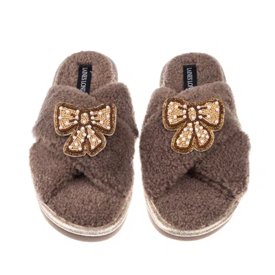 Laines London Women's Brown / Gold / Neutrals Neutral Boucle Slippers With Brown & Pearl Beaded Pretty Bow Brooche