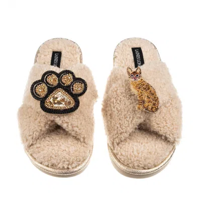 Laines London Women's Brown / Neutrals Boucle Slippers With Paw & Bengal Cat Brooches - Oatmeal In Multi