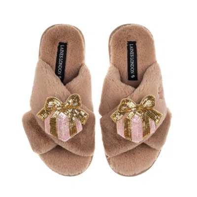 Laines London Women's Brown / Neutrals Classic Laines Christmas Collection Slippers With Double Pink Christmas Gif