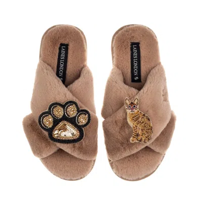 Laines London Women's Brown / Neutrals Classic Laines Slippers With Paw & Sitting Ginger Cat Brooches - Toffee