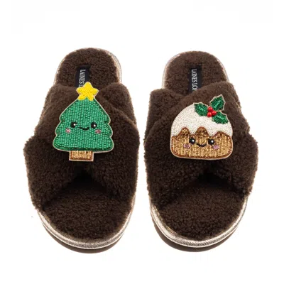 Laines London Women's Brown / Neutrals Laines Boucle Slippers With Christmas Lovable Pudding & Tree Brooches - Cho