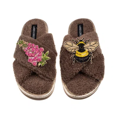 Laines London Women's Brown / Neutrals Laines Neutral Boucle Slippers With Honeybee & Pink Foxglove Flower Brooche