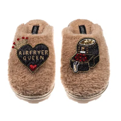 Laines London Women's Neutrals / Brown Teddy Closed Toe Laines X Juliet Sear Slippers With Airfryer Queen Brooches