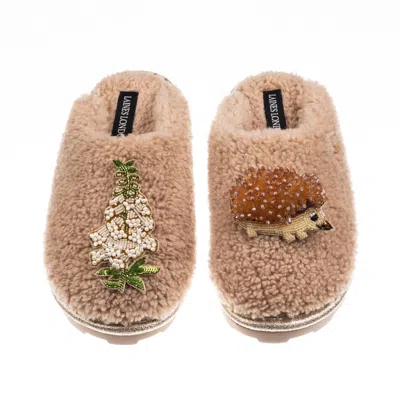 Laines London Women's Brown / Neutrals Teddy Closed Toe Slippers With Hedgehog & White Foxglove Brooches - Toffee