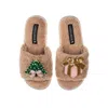 Laines London Women's Brown / Neutrals Teddy Towelling Slipper Sliders With Christmas Tree & Gift Brooches - Toffe In Brown