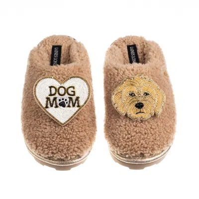 Laines London Women's Brown Teddy Closed Toe Slippers With Dog Mum / Mom & Golden Cockapoo Brooches - Toffee