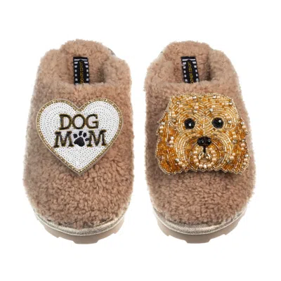 Laines London Women's Brown Teddy Closed Toe Slippers With Enki Doo & Dog Mum / Mom Brooches - Toffee