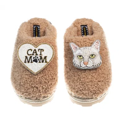 Laines London Women's Brown Teddy Closed Toe Slippers With Lily The White Cat & Cat Mum / Mom Brooches - Toffee