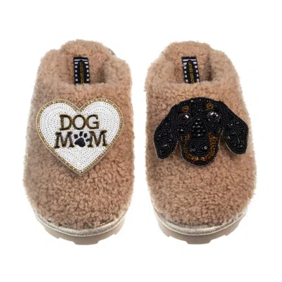 Laines London Women's Brown Teddy Closed Toe Slippers With Little Sausage & Dog Mum / Mom Brooches - Toffee