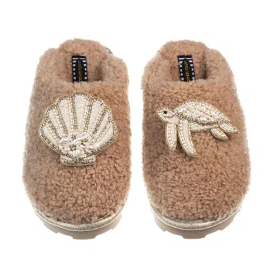 Laines London Women's Brown Teddy Closed Toe Slippers With Pearl Beaded Turtle & Shell Brooches - Toffee