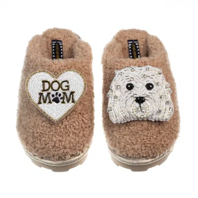Laines London Women's Brown Teddy Closed Toe Slippers With Queenie & Dog Mum / Mom Brooches - Toffee