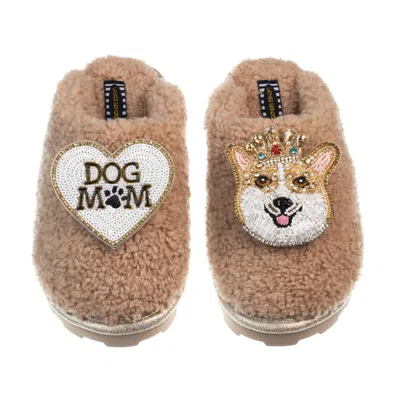 Laines London Women's Brown Teddy Closed Toe Slippers With Royal Corgi & Dog Mum / Mom Brooches - Toffee