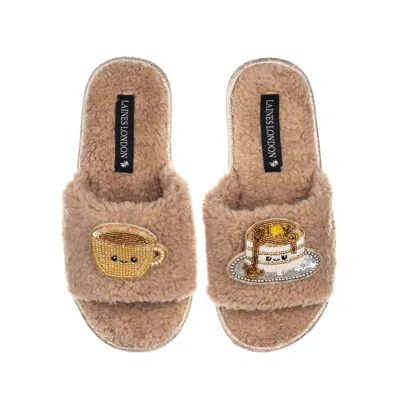 Laines London Women's Brown Teddy Slider Slippers With Laines Loveables Coffee & Pancakes Brooches - Toffee