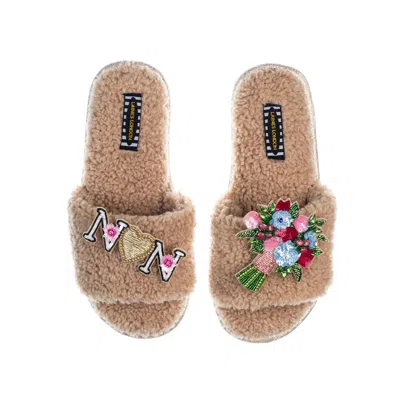 Laines London Women's Brown Teddy Toweling Mother's Day Slipper Sliders With Bouquet & Nan Brooches - Toffee