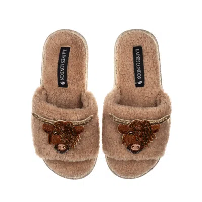 Laines London Women's Brown Teddy Toweling Slipper Sliders With Double Highland Cow Brooches - Toffee