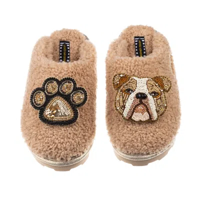 Laines London Women's Brown Teddy Towelling Closed Toe Slippers With Mr Beefy Bulldog & Paw Brooch - Toffee
