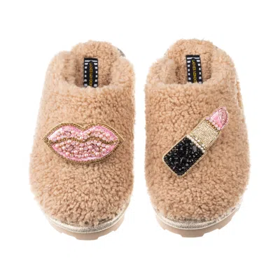 Laines London Women's Brown Teddy Towelling Closed Toe Slippers With Pink & Gold Pucker Up Brooches - Toffee