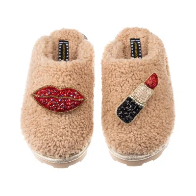 Laines London Women's Brown Teddy Towelling Closed Toe Slippers With Red & Gold Pucker Up Brooches - Toffee