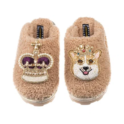 Laines London Women's Brown Teddy Towelling Closed Toe Slippers With Sandy The Corgi & Royal Crown Brooches - Toff