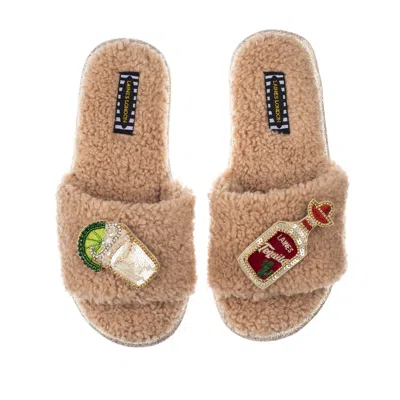Laines London Women's Brown Teddy Towelling Slipper Sliders With Tequila Slammer Brooches - Toffee