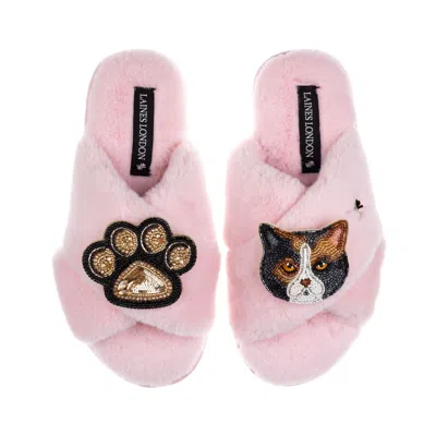 Laines London Women's Classic Laines Slippers With Paw & Domestic Shorthair Calico Cat Brooches - Pink