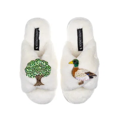 Laines London Women's Classic Laines Slippers With White Oak Tree & Duck Brooches - Cream