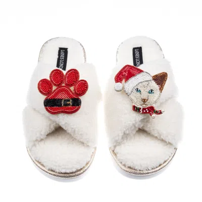 Laines London Women's Neutrals / White Laines Boucle Slippers With Christmas White Siamese Cat & Paw Brooches - Cr
