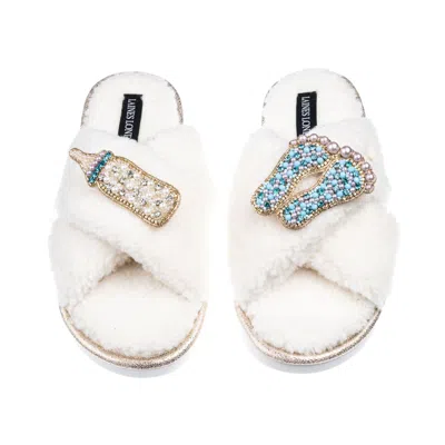 Laines London Women's Neutrals / White Laines Neutral Boucle Slippers With Blue New Baby Boy Brooches - Cream