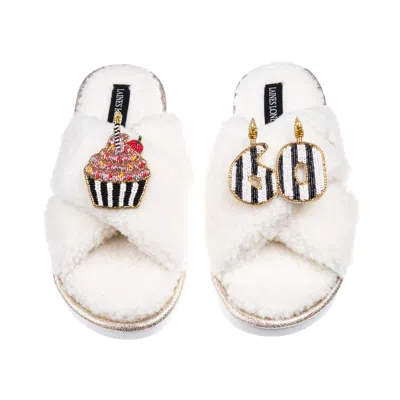 Laines London Women's Neutrals / White Laines Neutral Boucle Slippers With Stripe 60th Birthday & Cake Brooches - 
