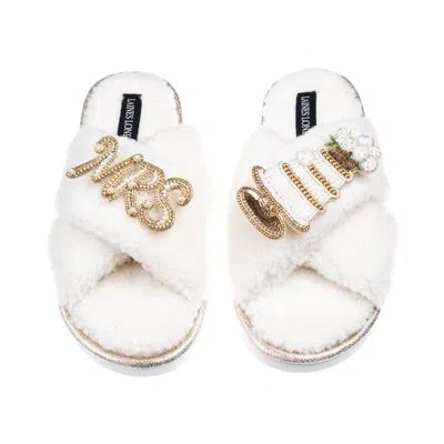 Laines London Women's Neutrals / White Laines Neutral Boucle Slippers With Wedding Cake & Mrs Brooches - Cream