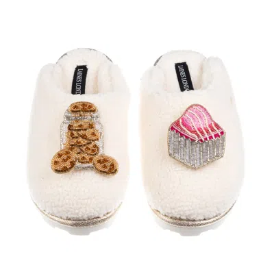 Laines London Women's Neutrals / White Laines X Juliet Closed Toe Slippers With Cookie Jar & French Fancy Brooches