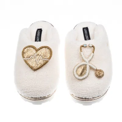 Laines London Women's Neutrals / White Teddy Closed Toe Slippers With Doctor Brooches - Cream
