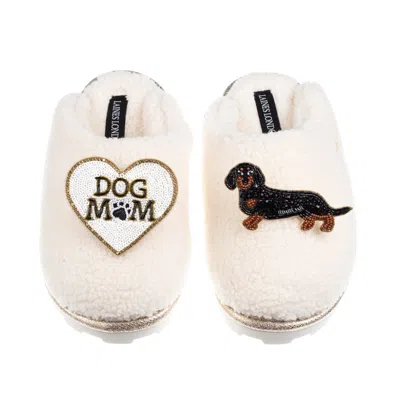 Laines London Women's Neutrals / White Teddy Closed Toe Slippers With Dog Mum/mom & Black & Tan Dachshund Brooches