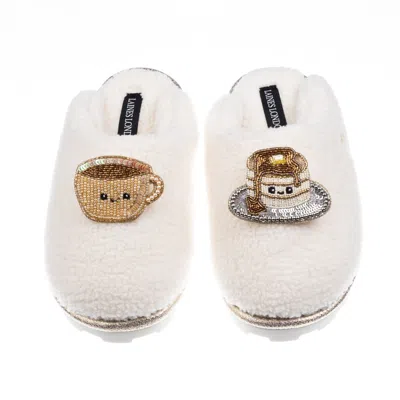 Laines London Women's Neutrals / White Teddy Closed Toe Slippers With Laines Lovables Coffee & Pancake Brooches - 