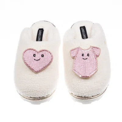 Laines London Women's Neutrals / White Teddy Closed Toe Slippers With Laines Lovables Pink Love & Baby Grow Brooch